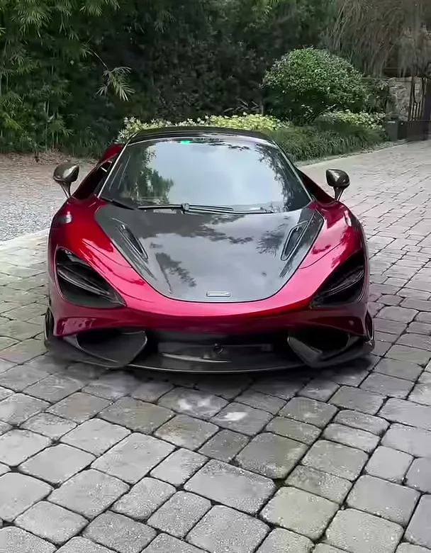 His McLaren 765LT